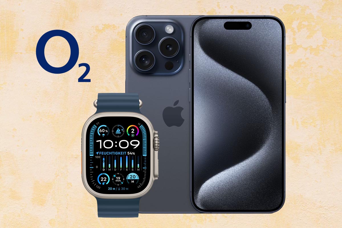 Apple iPhone 15 Pro mit Apple Watch Ultra 2 in blau