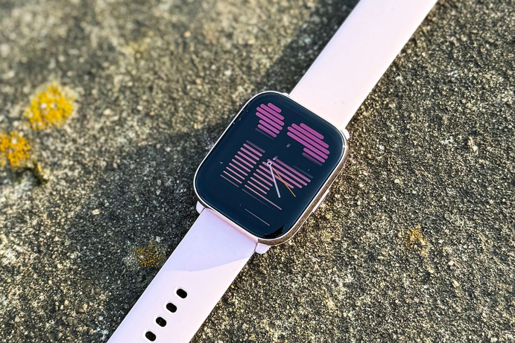 Amazfit Active auf Stein