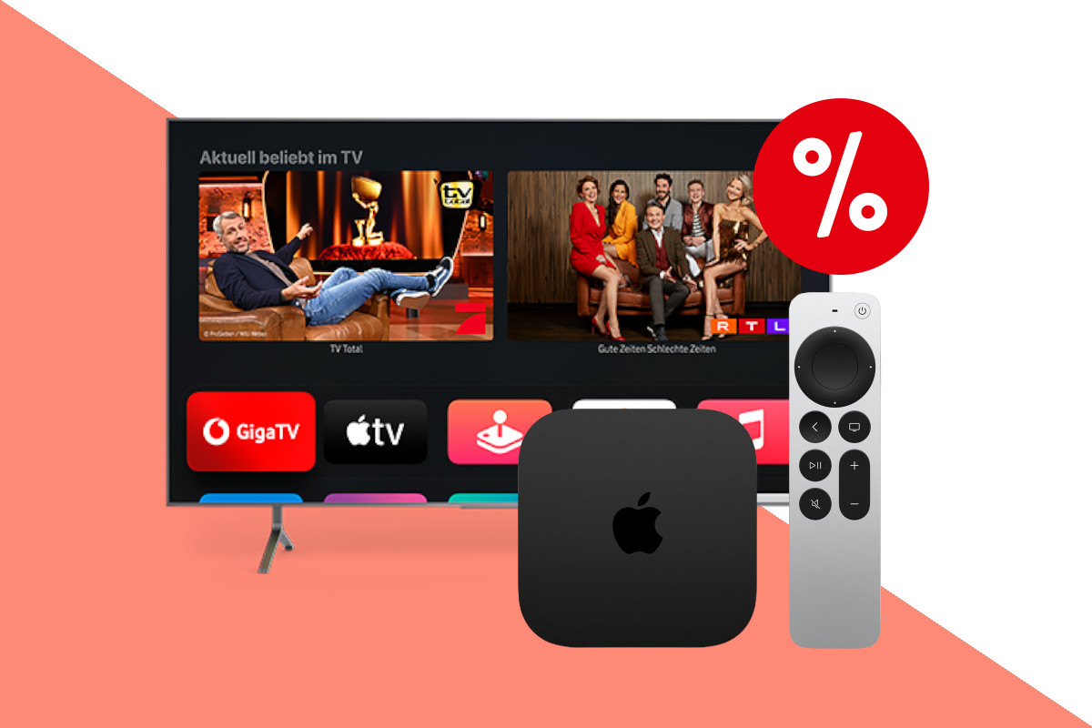 Apple TV schwarze Box neben silbern schwarzer Fernbedienung, schräg dahinter Flachbildfernseher der App-Auswahl zeigt auf orangen weißem Hintergrund mit rotem Prozentbutton oben rechts