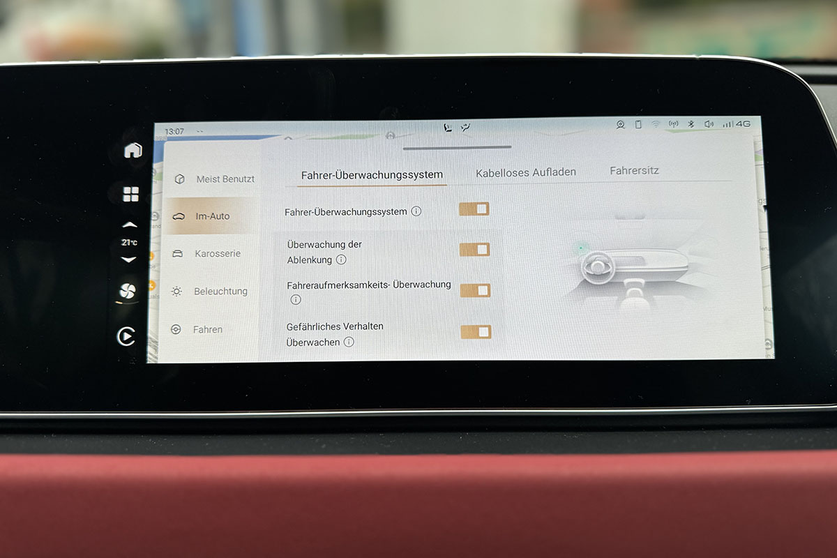 Infotainment-Display im E-Auto GWM Ora 03 GT: In der Anzeige sind einige Sicherheitseinstellungen zu sehen.