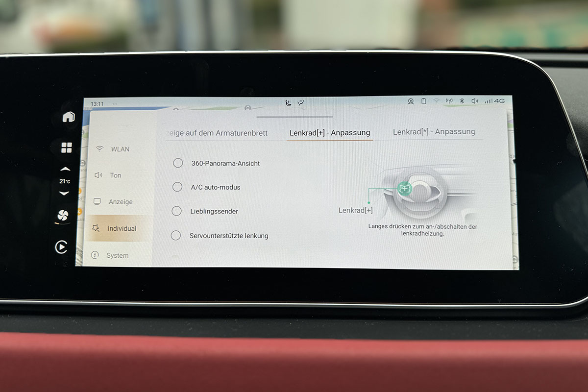 Infotainment-Display im E-Auto GWM Ora 03 GT: In der Anzeige sind einige Punkte zur Fahrzeugeinstellung zu sehen.