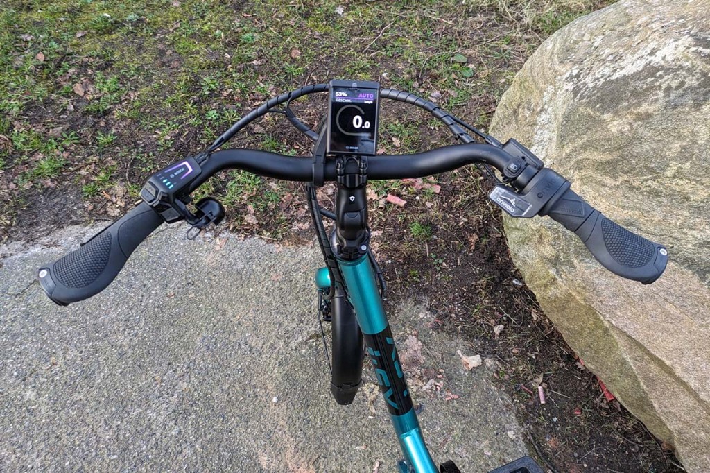 Blick auf den Lenker eines E-Bikes