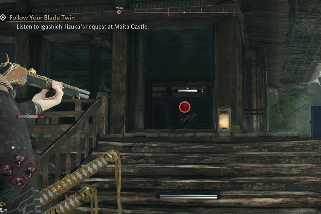 Screenshot aus dem Spiel Rise of the Ronin. Der Spielercharakter zielt mit einem Gewehr auf einen Feind.