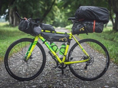 Bikepacking und -Touring: Die besten Tipps & Produkte im Test
