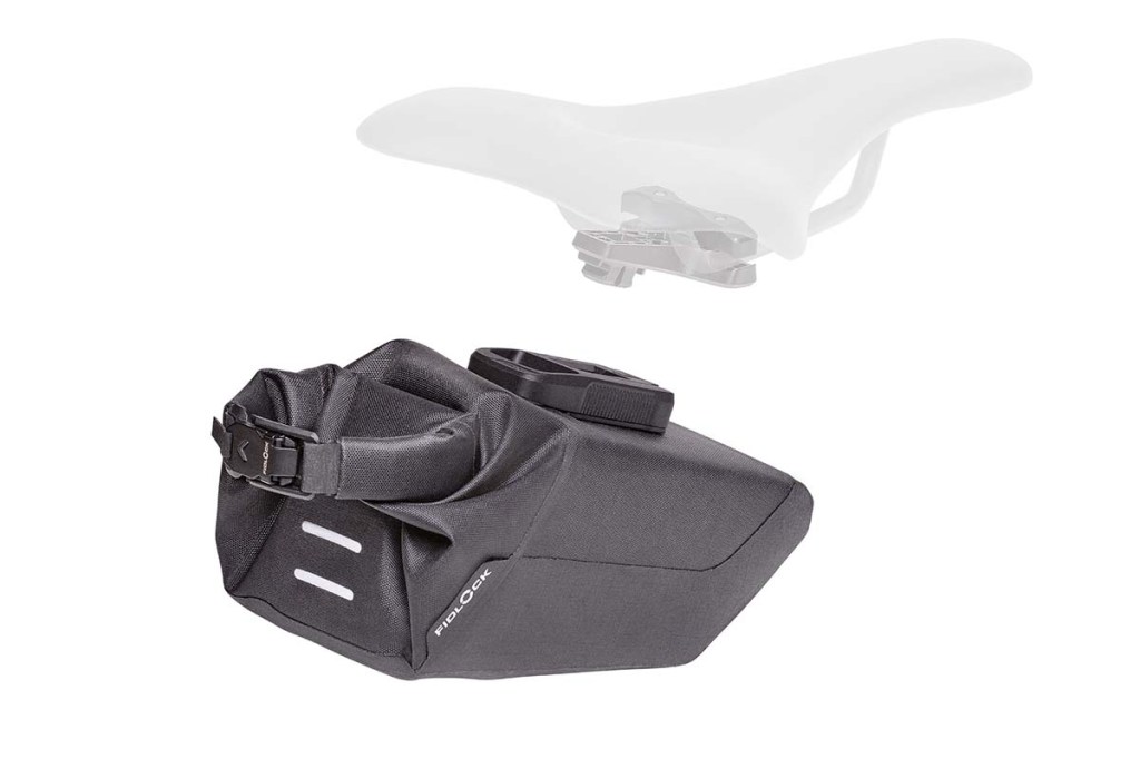Productshot kleine schwarze SAtteltasche fürs FAhrrad