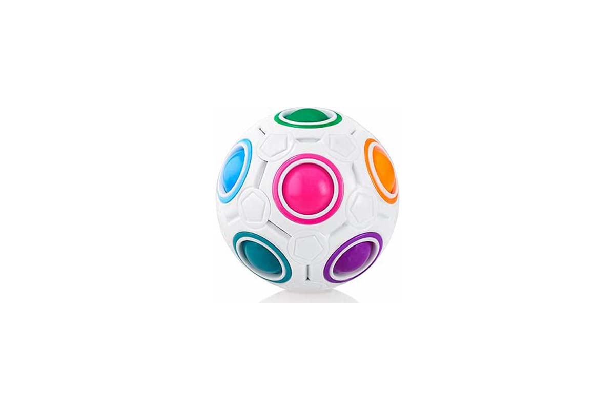 Knobelball auf weißem Grund