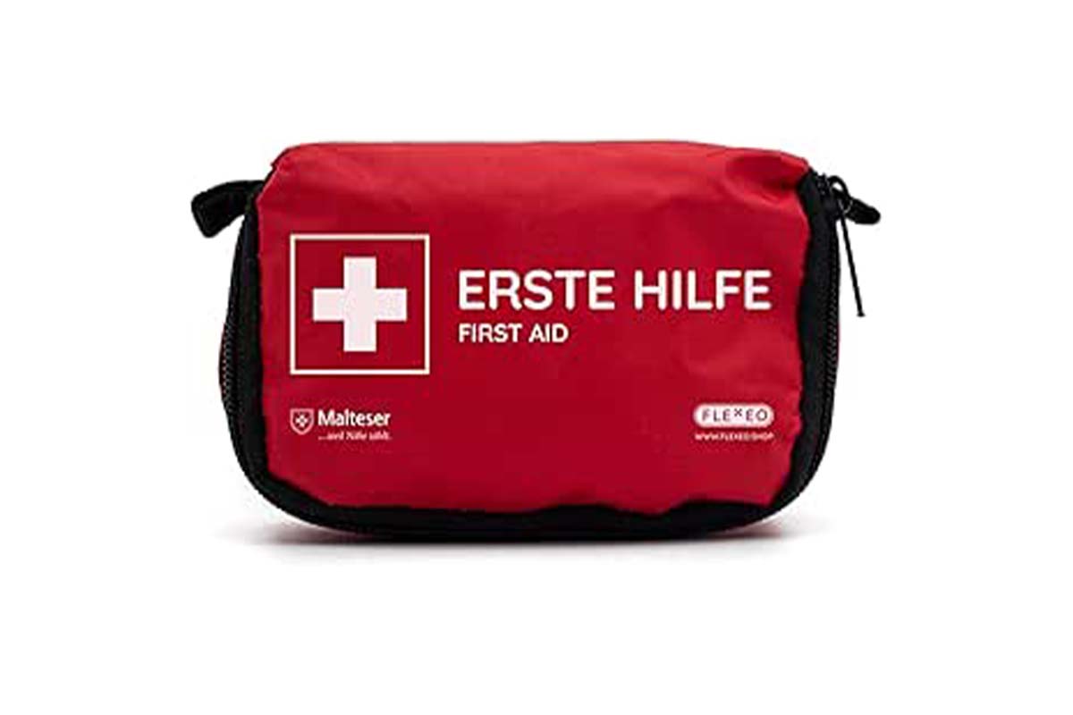 Erste HIlfe Set in einer Tasche
