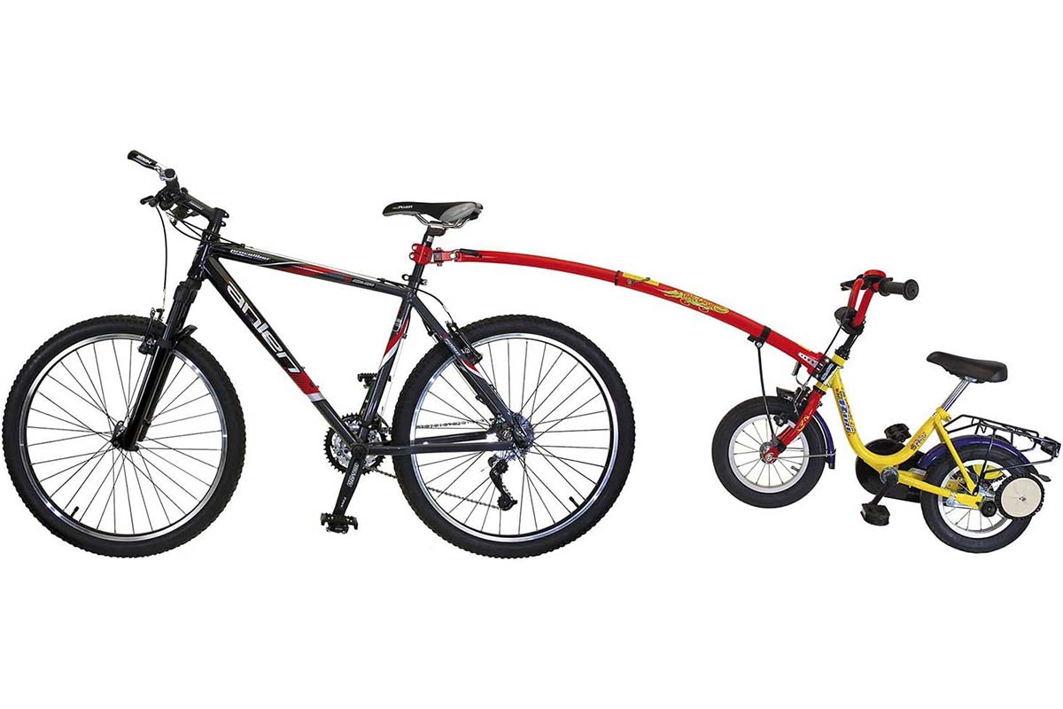 FAhrrad mit Tandemstange, an dem ein Kinderrad angebracht ist