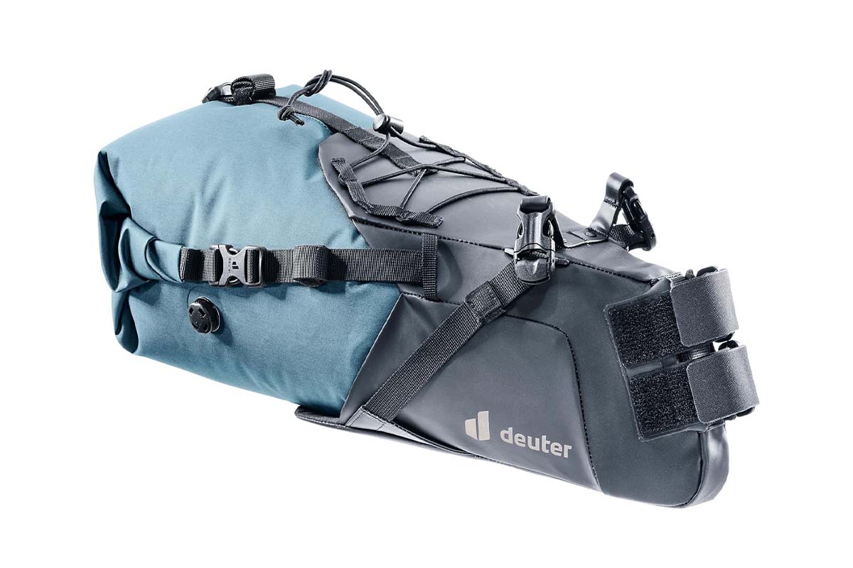 Hecktasche fürs Fahrrad in schwarz-blau auf weißem Grund