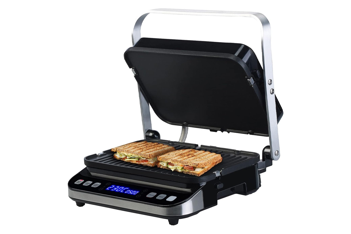 Der CG-2610 von Rosenstein & Söhne mit gegrillten Sandwiches auf weißem Grund.