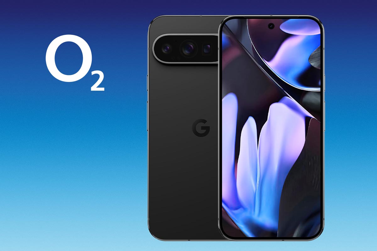 Das Google Pixel 9 Pro XL vor blauem Hintergrund.
