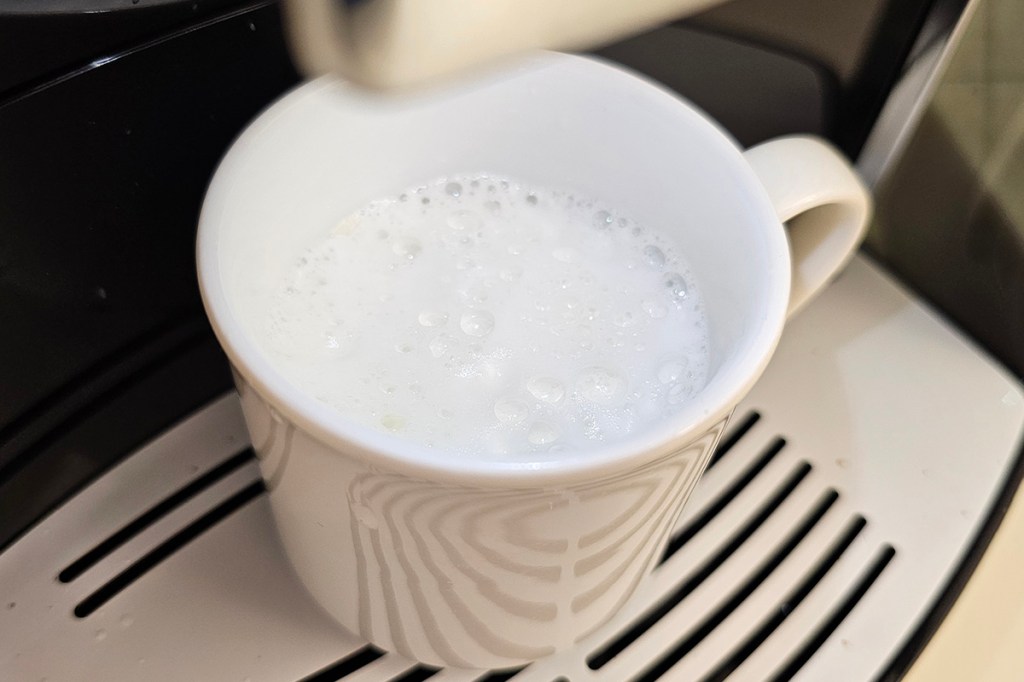Milchschaum in einer Tasse