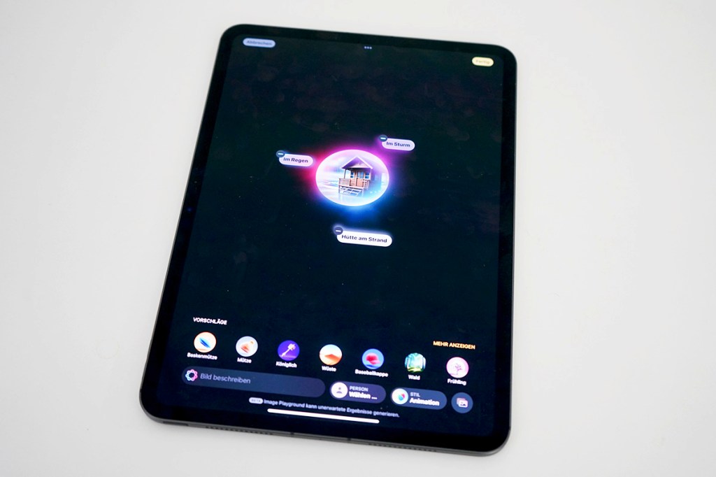 Auf dem Display eines iPads ist die Image Playground App zu sehen.