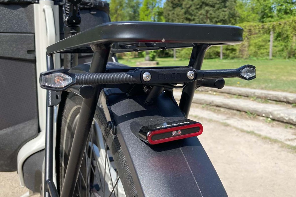 Nahaufnahme Blinker an einem Cargo-E-Bike