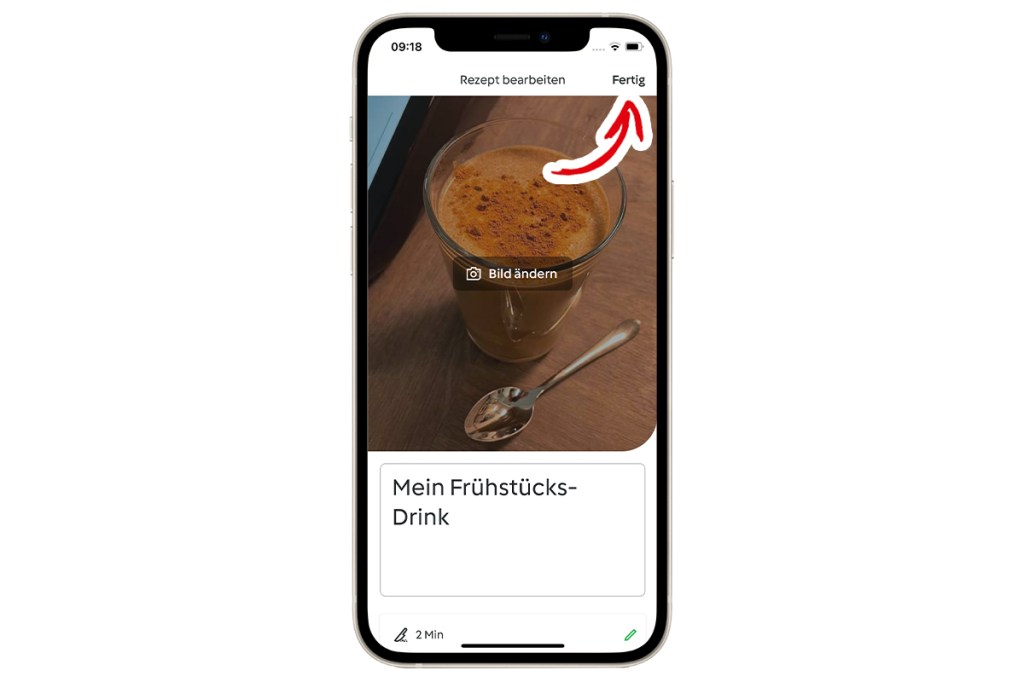 Ein Smartphones mit geöffneter Cookidoo-App und rotem Pfeil, um einzelne Schritte deutlich zu machen.