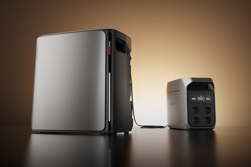Die Stream Ultra X neben einer EcoFlow-Powerstation